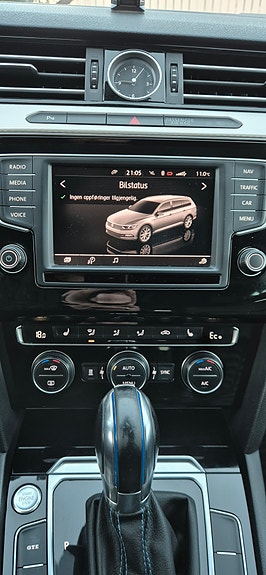 Volkswagen Passat 15 of 19