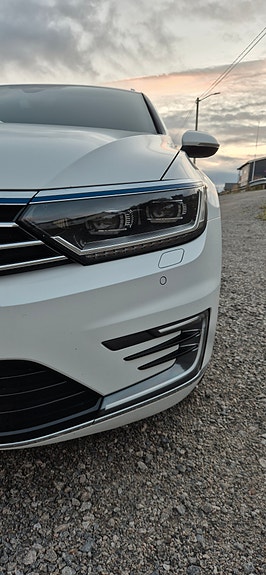 Volkswagen Passat 9 of 19