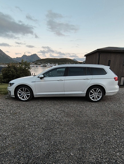 Volkswagen Passat 6 of 19
