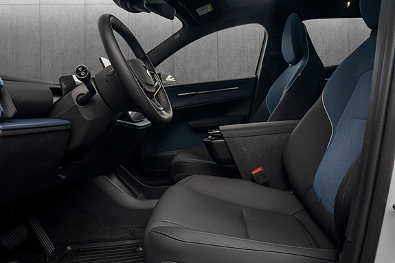 Volvo EX30 17 of 28