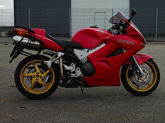Honda VFR 800 8 of 22