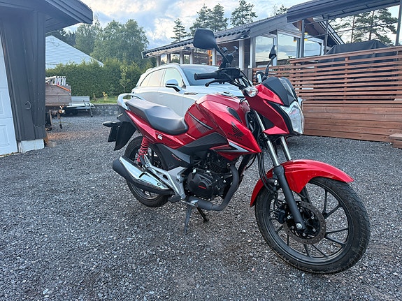 Honda CB 125F 3 of 9