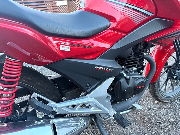 Honda CB 125F 7 of 9