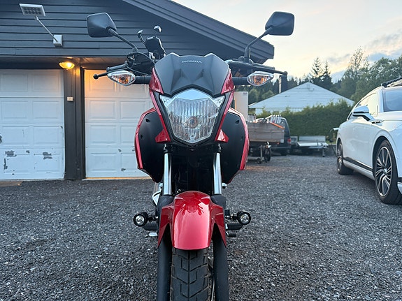 Honda CB 125F 5 of 9