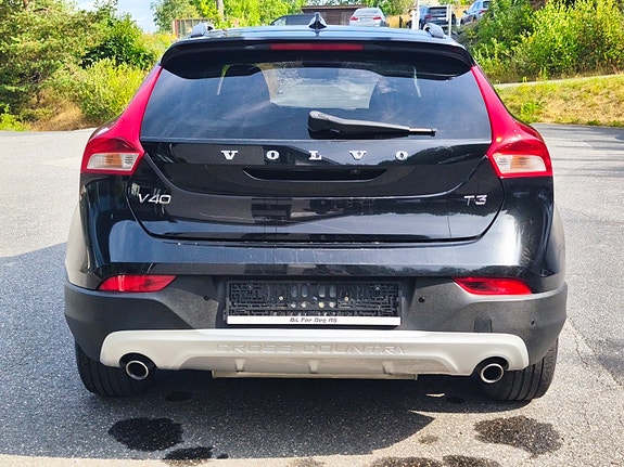 Volvo V40 Cross Country 4 of 30