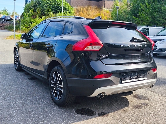 Volvo V40 Cross Country 3 of 30