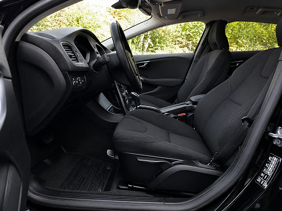 Volvo V40 Cross Country 11 of 30
