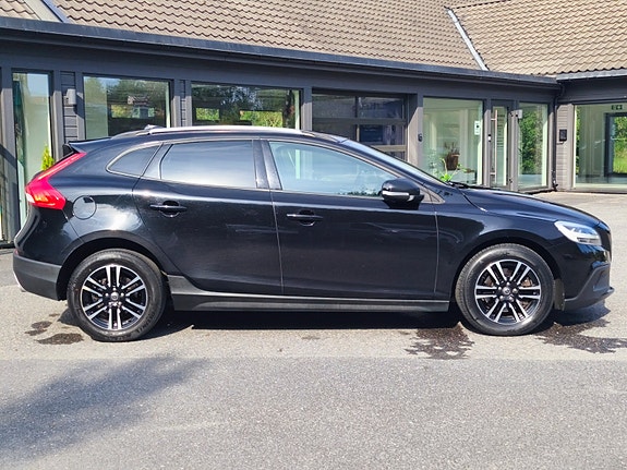 Volvo V40 Cross Country 6 of 30