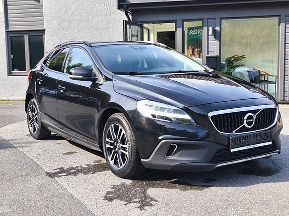 Volvo V40 Cross Country 7 of 30