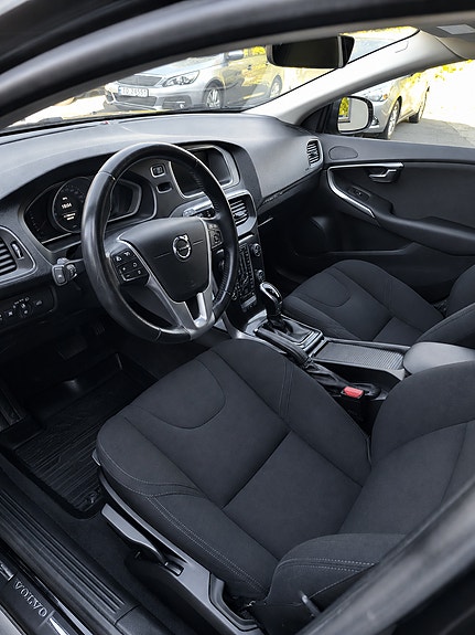 Volvo V40 Cross Country 10 of 30