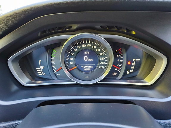 Volvo V40 Cross Country 16 of 30