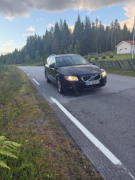 Volvo V70 3 of 13