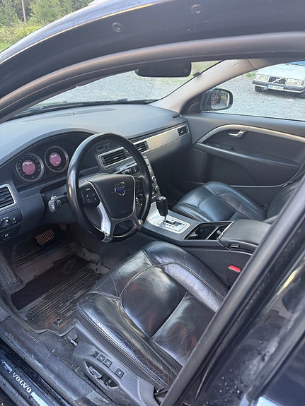 Volvo V70 6 of 13