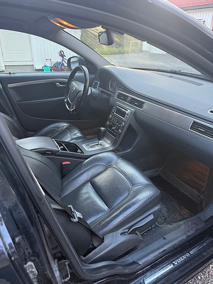 Volvo V70 10 of 13