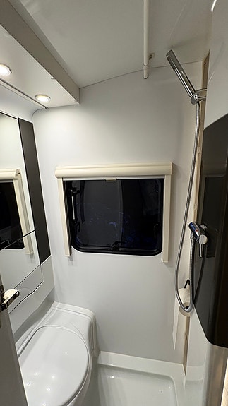 Adria Action 391LH 8 of 12