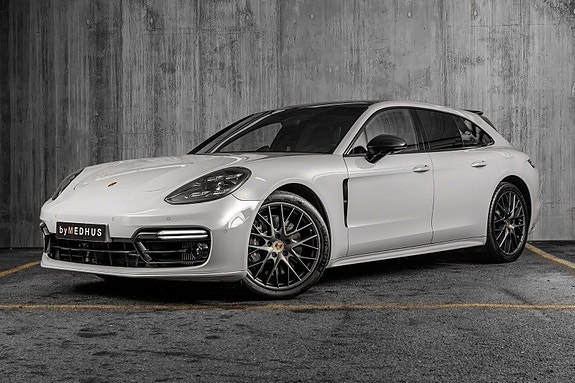 Porsche Panamera 4 2 of 30