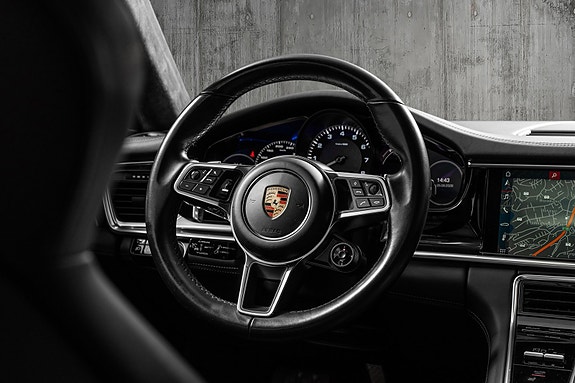 Porsche Panamera 4 28 of 30