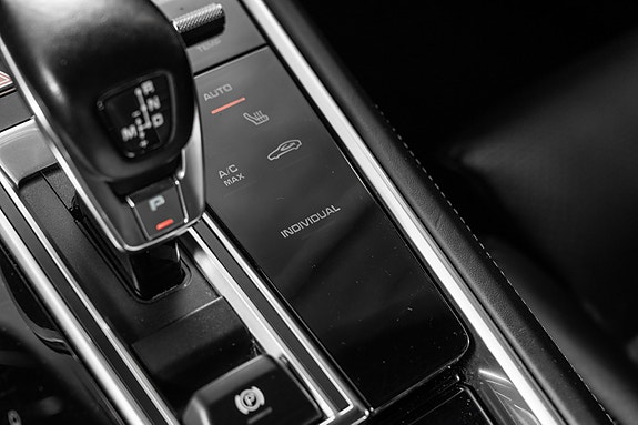 Porsche Panamera 4 20 of 30