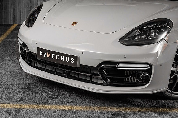 Porsche Panamera 4 11 of 30