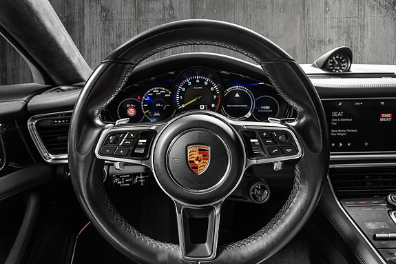 Porsche Panamera 4 29 of 30