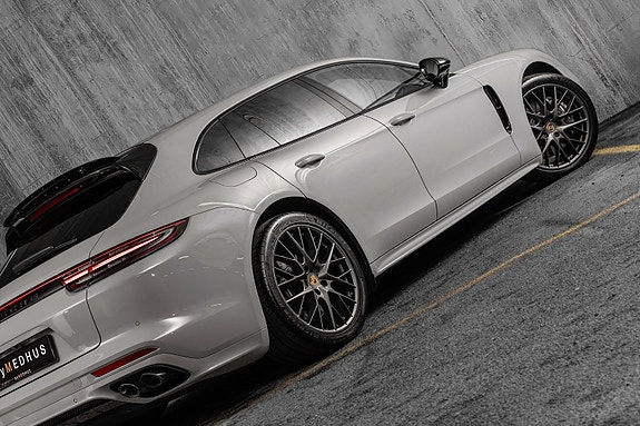 Porsche Panamera 4 7 of 30