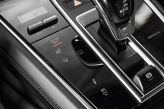Porsche Panamera 4 19 of 30