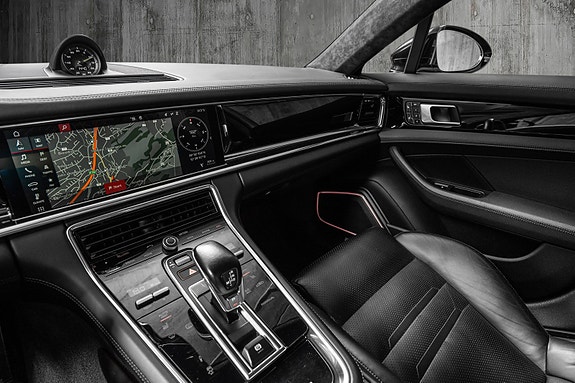 Porsche Panamera 4 17 of 30