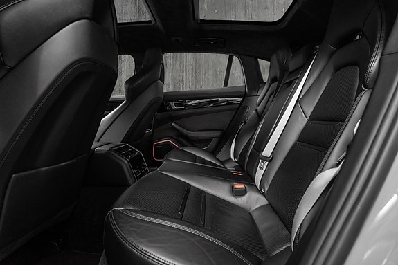 Porsche Panamera 4 25 of 30
