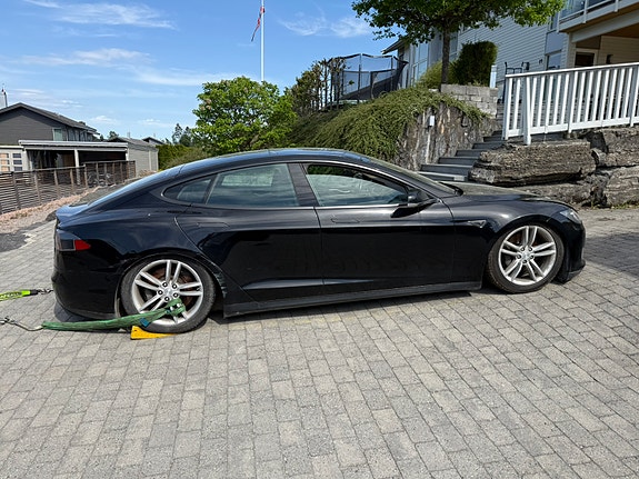 Tesla Model S 7 of 14