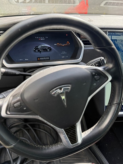 Tesla Model S 14 of 14