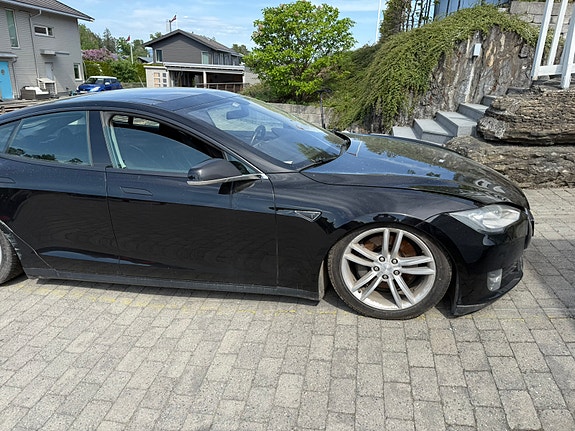 Tesla Model S 4 of 14