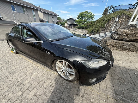 Tesla Model S 5 of 14