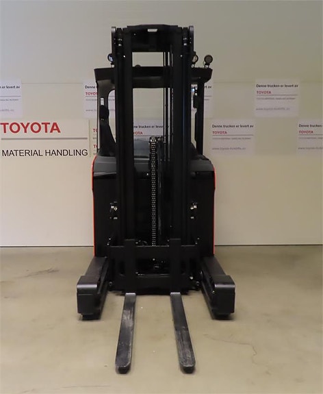 Toyota RRE160H 3 of 4