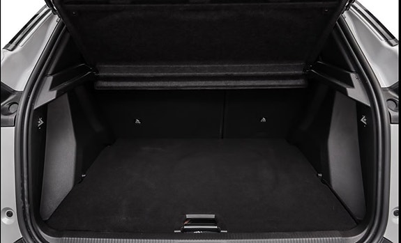 Peugeot e-2008 18 of 18