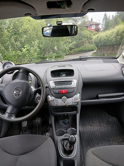 Toyota Aygo 11 of 13