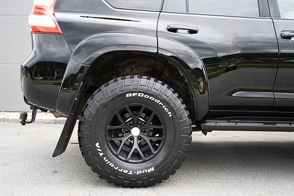 Toyota Land Cruiser 11 of 30