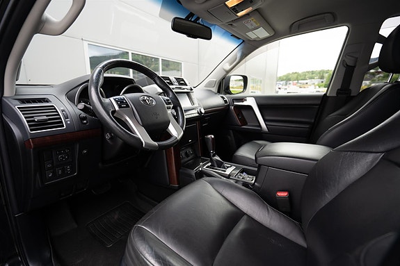 Toyota Land Cruiser 19 of 30