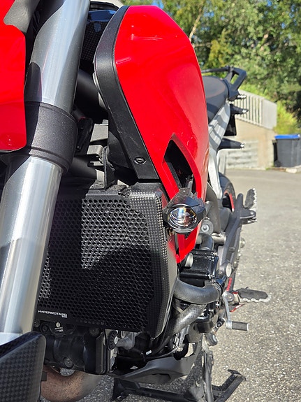 Ducati Hypermotard 21 of 30