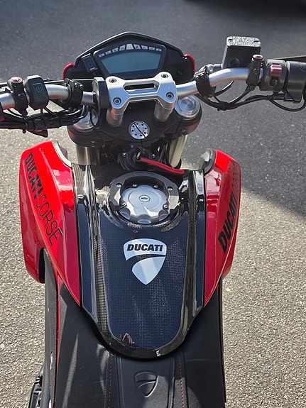 Ducati Hypermotard 12 of 30