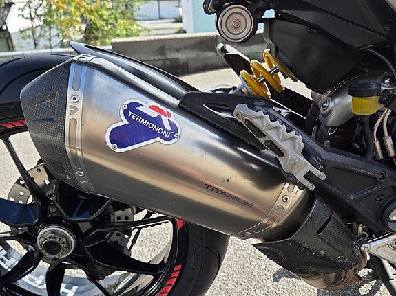 Ducati Hypermotard 17 of 30