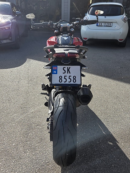 Ducati Hypermotard 11 of 30