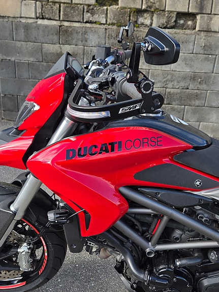 Ducati Hypermotard 27 of 30