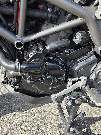 Ducati Hypermotard 13 of 30