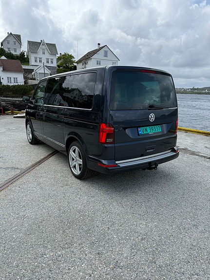 Volkswagen Caravelle 5 of 21