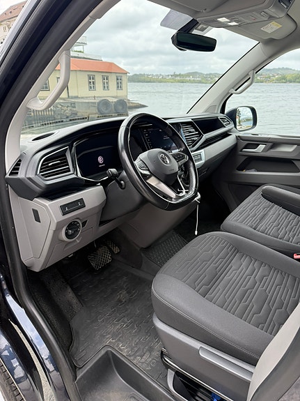 Volkswagen Caravelle 9 of 21