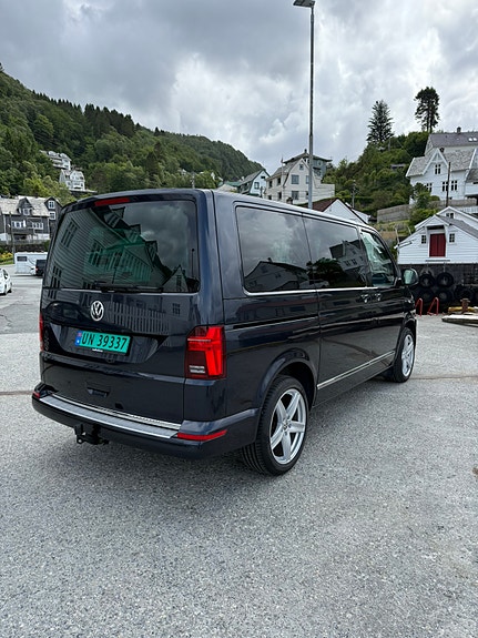 Volkswagen Caravelle 7 of 21