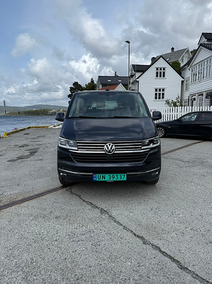 Volkswagen Caravelle 2 of 21