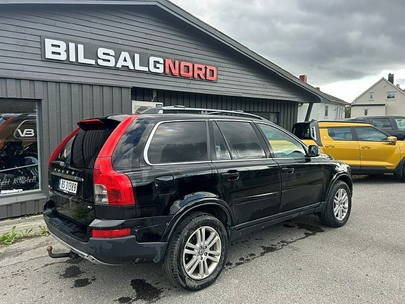 Volvo XC90 8 of 17