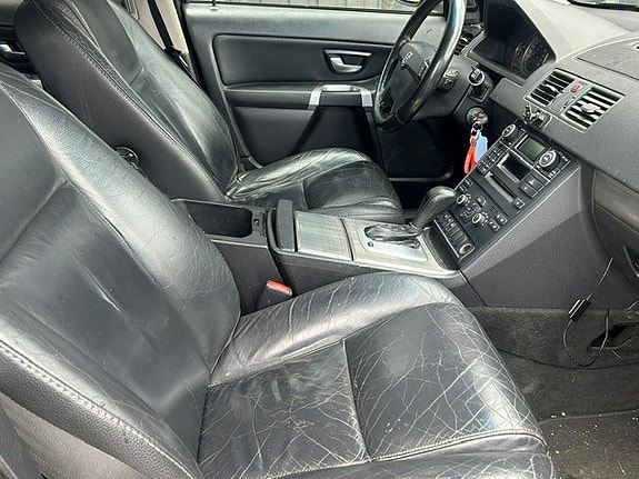 Volvo XC90 11 of 17