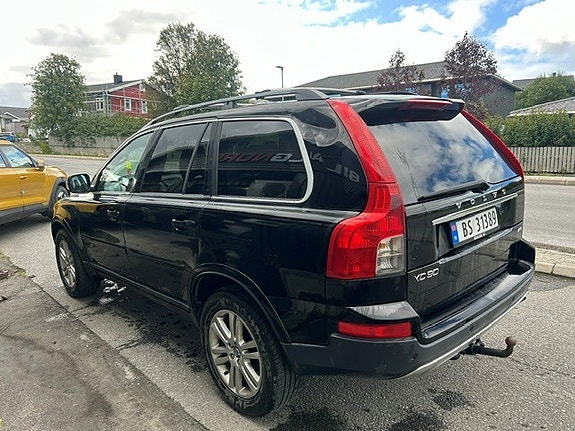 Volvo XC90 5 of 17